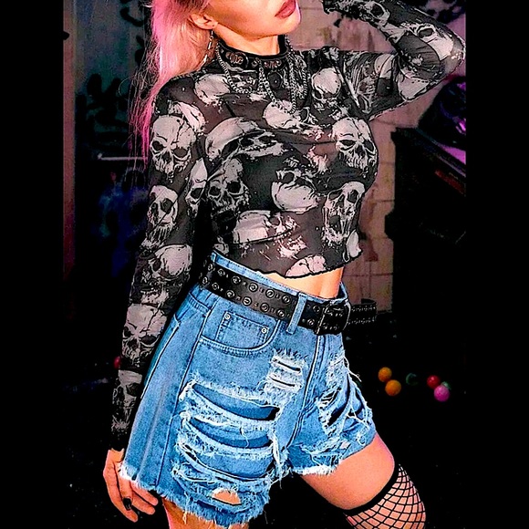 Tortured skulls💀 mesh long sleeve top - Picture 5 of 6